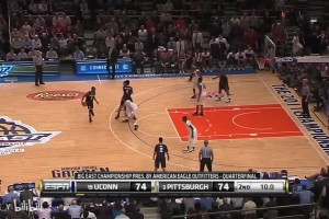 招牌后撤！一球成名！肯巴沃克NCAA大東區(qū)錦標(biāo)賽決賽的絕殺！