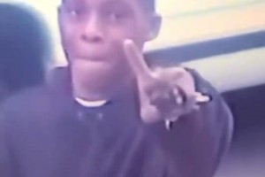 誰(shuí)能想到眼前這個(gè)少年，將來(lái)會(huì)成為俄城的英雄??????