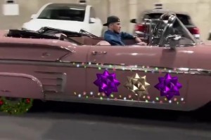 ??太陽掘金 布克到達(dá)球館