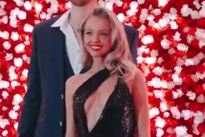 這身材不錯(cuò)喔！莫泰尤納斯成功向自己模特女友求婚成功??