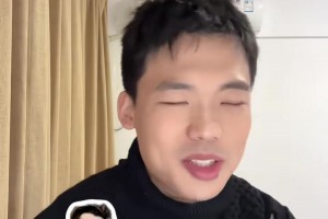 王楚淇直播再談曼聯(lián)：看曼聯(lián)輸已經(jīng)習(xí)慣了，就那水平?jīng)]辦法！