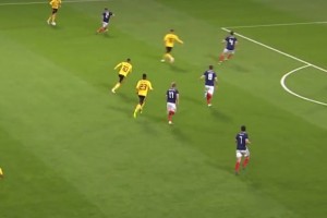 出膛炮彈！阿扎爾的逆足射門一樣勢大力沉??