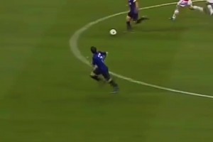 重溫邵佳一德甲處子球，一支穿云箭令對(duì)方門將無可奈何