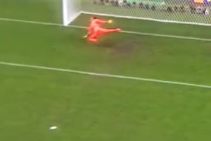 生不逢時(shí)！14年騰空而起的J羅！這球是世界杯永恒的經(jīng)典！