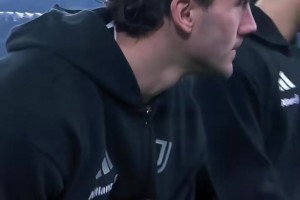 讓你看看滿級(jí)金童小孩姐踢球是什么樣的?