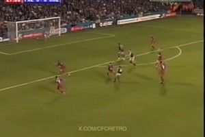 泰山壓頂！德羅巴切爾西生涯的第一粒進(jìn)球