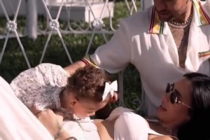 不羨鴛鴦不羨仙，羨慕馬爾每一天！內馬爾喜當?shù)畠? >
                                        </div>
                                    </div>
                                    <div   id=