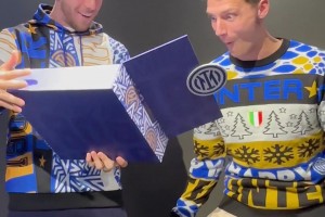 歡聲笑語，來看藍(lán)黑眾將拍攝圣誕視頻花絮