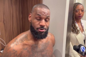 笑死！詹姆斯：今晚的詹庫對決讓NBA變得很棒！里夫斯在一旁：這答案TM好極了！