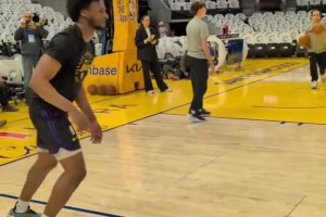 新秀年就打圣誕大戰(zhàn)??布朗尼vs勇士賽前苦練底角三分?。?！