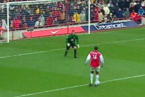 24年前的今天：亨利打入了他在阿森納的第一個帽子戲法