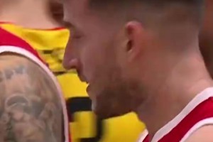 長得是真像！湖人里夫斯的哥哥斯潘塞-里夫斯在德國聯(lián)賽大殺四方