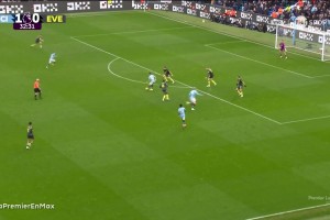 都這不進(jìn)！B席離譜外腳背射門氣得福登直跺腳??