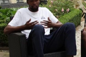 杜蘭特：詹姆斯和庫(kù)里是很棒的人，但與此同時(shí)他們也是殺手！