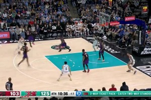 怒不可遏！猛龍主帥不滿判罰沖進(jìn)場內(nèi)狂罵裁判??連吃2T被驅(qū)逐