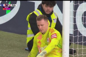 萊諾今天神了?。。《骼煅a時側(cè)鉤打彈地被萊諾神奇撲出！