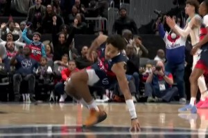 今天是喬丹！普爾面對約什-格林8.1秒飆進(jìn)大心臟致勝三分??