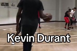 單打大殺器！看KD進(jìn)攻簡(jiǎn)直就是一種享受！