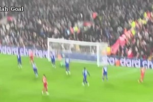 他是我們的神！利物浦球迷對(duì)薩拉赫對(duì)陣萊斯特城進(jìn)球的瘋狂反應(yīng)！