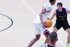 真是瞎眼可見的天賦！阿里納斯兒子在一場精英賽中狂砍56分