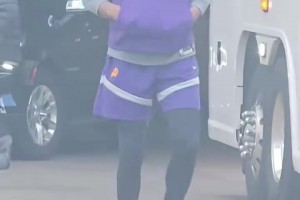 老杜這個氣質(zhì)，沒啥說的就是硬帥??