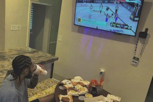 鶯歌一餐吃這么多炸雞漢堡！這是胖虎的分量吧！