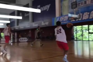 絆馬索??這臟動作建議終身禁賽