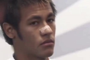 他就是3屆金球獎得主？當(dāng)年內(nèi)馬爾第一次見梅西滿臉寫著不屑??