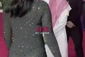 C羅女友喬治娜穿透明禮服出席晚會，并會見沙特粉頭巾??