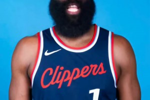 蘇群上賽季分析濃眉為何打不過小薩：他一對一吃不動小薩