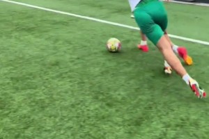 全是精髓！外國球迷模仿福登和貝林厄姆踢球動作??