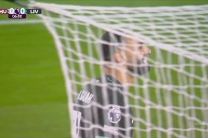 加克波送精準(zhǔn)直塞！薩拉赫小角度單刀打門被阿雷奧拉撲出！