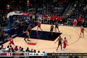 游刃有余??！河村勇輝假投點(diǎn)飛防守 再吸引防守隱蔽擊地助攻隊(duì)友