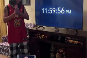 心意到了！外國(guó)球迷為詹姆斯慶祝40歲生日