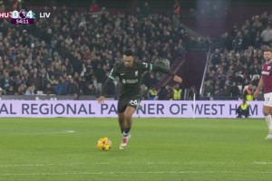 要慘案？阿諾德外圍遠(yuǎn)射變線破門！利物浦4-0領(lǐng)先西漢姆！