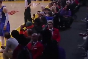 往事歷歷在目！五年前的今天，東契奇與科比在場邊互動(dòng)！