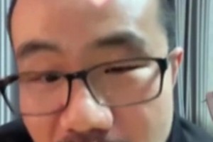 靜雨：我這年紀(jì)大街上不好搭訕了，當(dāng)年搭訕也是一把好手