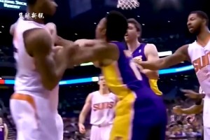 尼克楊：當(dāng)年我被太陽五人圍住打，喊隊(duì)友卻無人過來幫我~