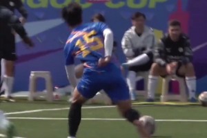 吳鉤足球真性情…現(xiàn)在交換球衣都這么暴力了??