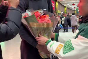 遼寧大外援帕頓抵達(dá)沈陽(yáng) 網(wǎng)友：這個(gè)肯定猛 來(lái)東北不穿羽絨服