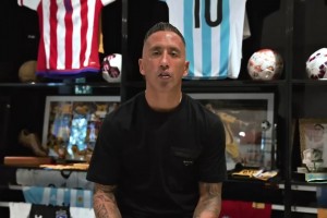 社會老大哥！看孔塞桑抽雪茄的樣子，估計(jì)是個狠人??