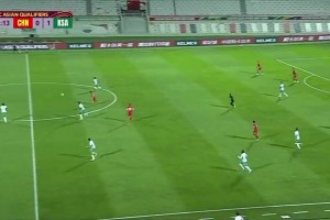 一鳴驚人！鐵血隊(duì)長(zhǎng)普約爾的炸裂倒勾破門??