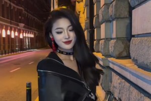 現(xiàn)在的女足都這么……哪兒見過這么美的守門員啊??