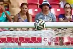 含金量拉滿的一球！01年貝克漢姆標(biāo)志性的圓月彎刀完成自我救贖！