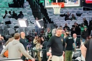 26歲的塔圖姆兒子投籃已經(jīng)這么準(zhǔn)了啊！