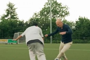 禁止開啟梅西走廊！世界名畫：畫面內(nèi)九個防守球員圍住了梅西！