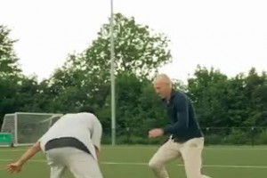 光腳休閑裝！你明知羅本要內(nèi)切，但就是防不了??