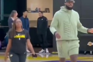 生日是真開(kāi)心！老詹40歲的第一天，踩著高高興興的步伐打卡上班