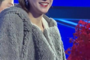 真漂亮??！馬凡舒錄制跨年晚會比心，把小迷妹迷得不要不要的