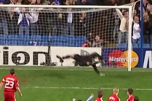 Power??！切爾西球迷還記得這記任意球加農(nóng)炮嗎